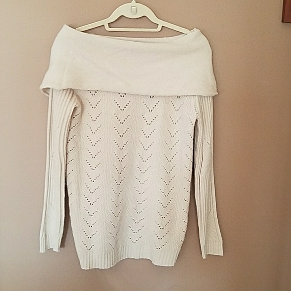 Cowl neck Sweater - Picture 2 of 4